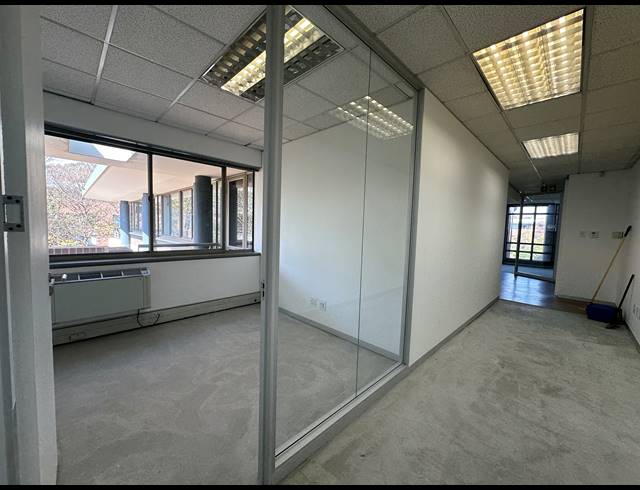 313M² OFFICE TO LET IN WOODMEAD